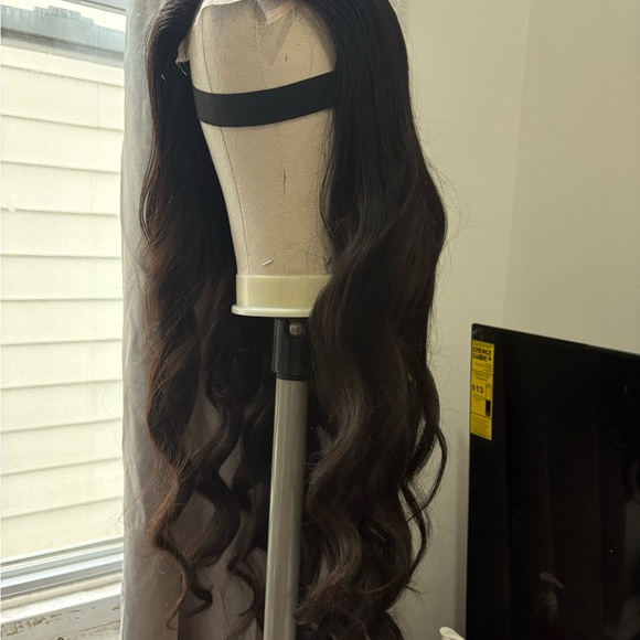 Elegant Brown Wavy Hair Wig